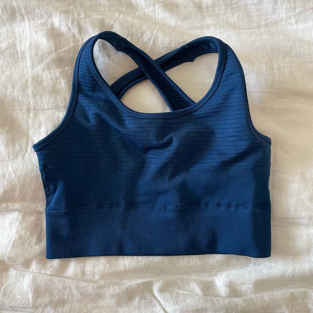 Alphalete sports bra